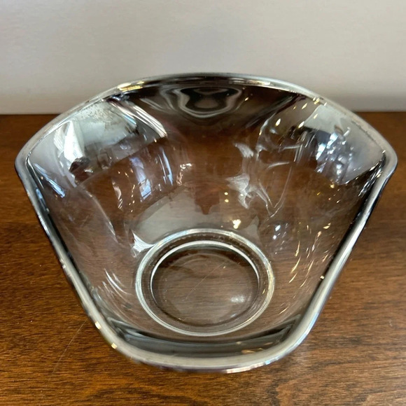 MCM Dorothy Thorpe Style Silver Fade Glass Triangle Salad/Candy/Dip Bowl EUC - Picture 3 of 7